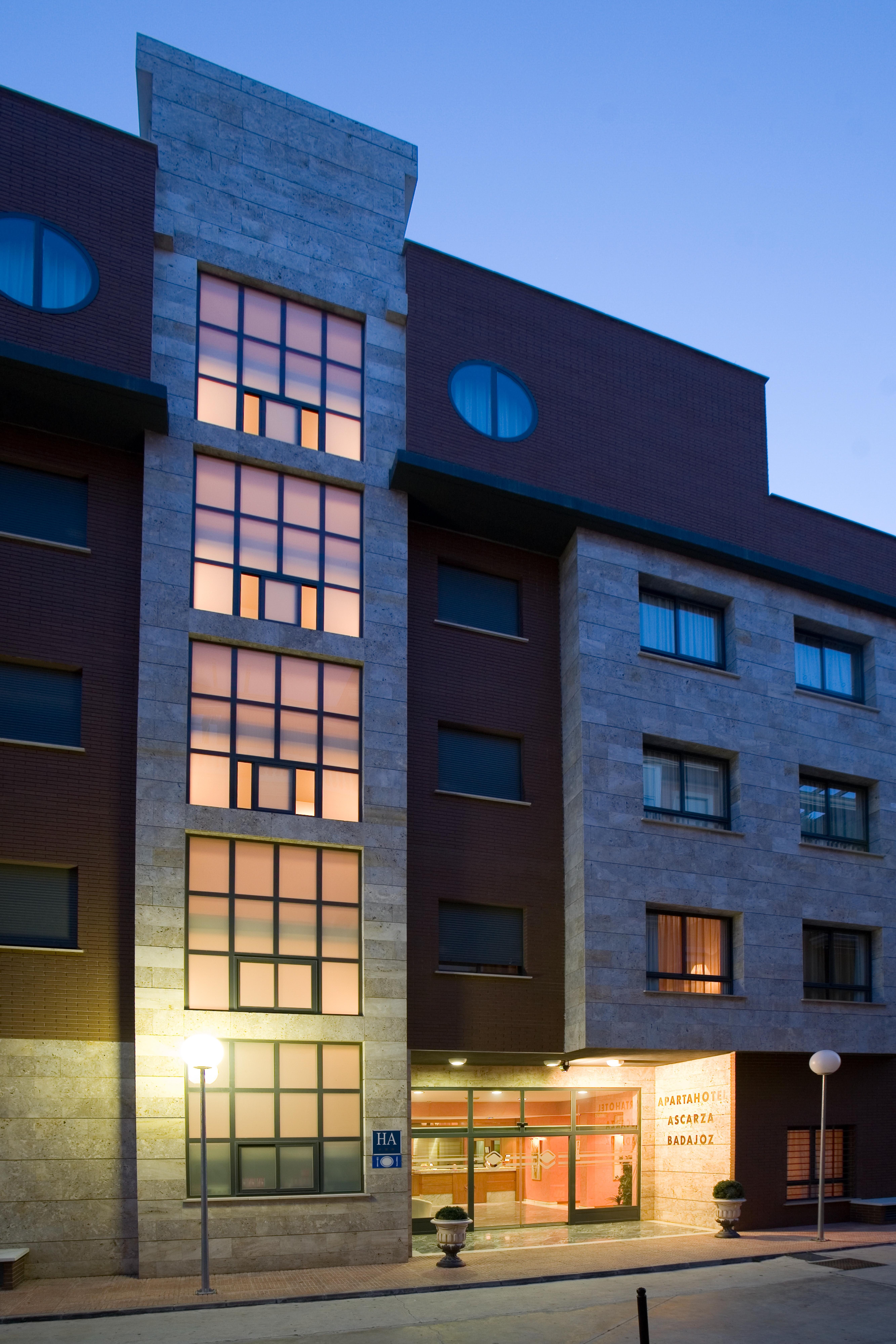 Aparthotel Mm Badajoz Exterior photo